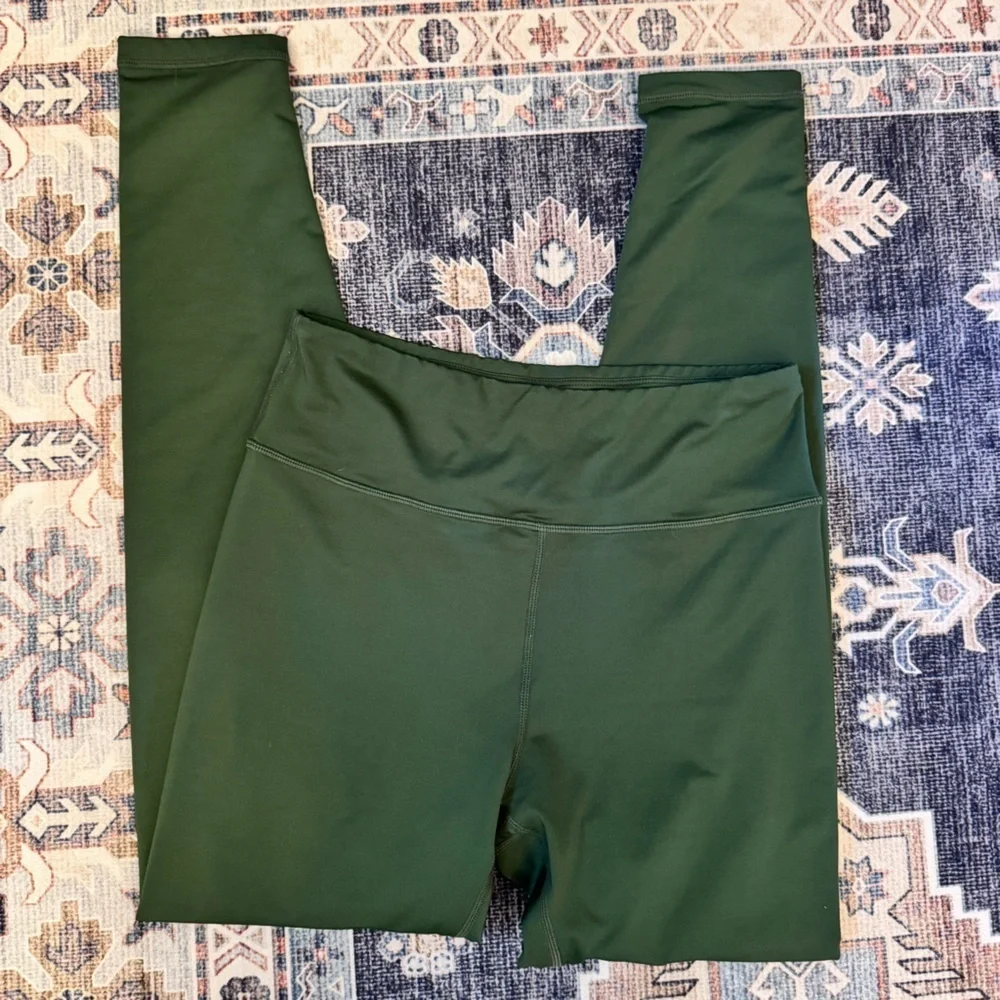 Kittenish Forest Green Leggings Women’s Size Medium - Picture 2 of 6